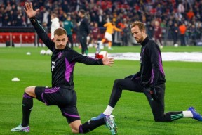 Kaiyun开云APP下载-包含凯恩重返赛场，重要助攻首场状态出色，美国队观众沸腾！上演精彩一战的词条